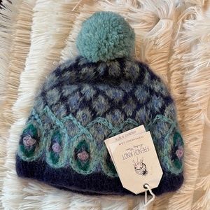 French Knot Pompom hat NWT!